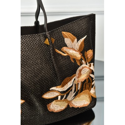 Valentino Garavani Medium Shopping Bag in Raffia with Floral Embroidery