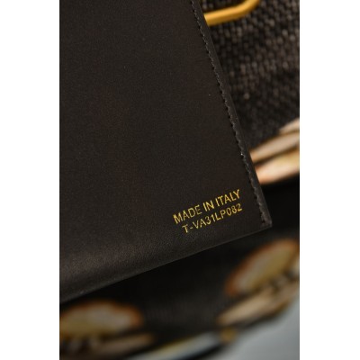 Valentino Garavani Medium Shopping Bag in Raffia with Floral Embroidery