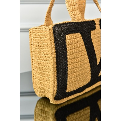 Valentino Garavani Viva Superstar Medium Shopping Bag in Raffia
