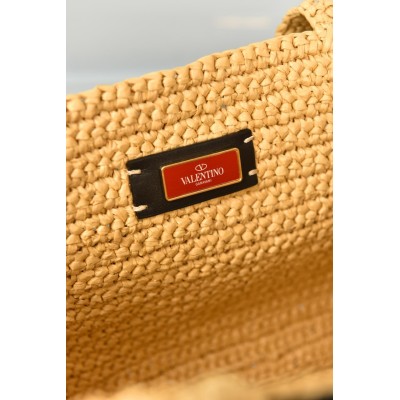Valentino Garavani Viva Superstar Medium Shopping Bag in Raffia