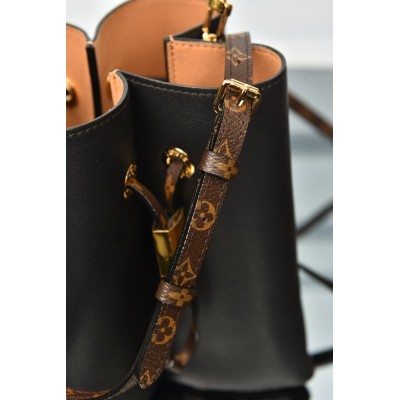 Louis Vuitton Bloom PM