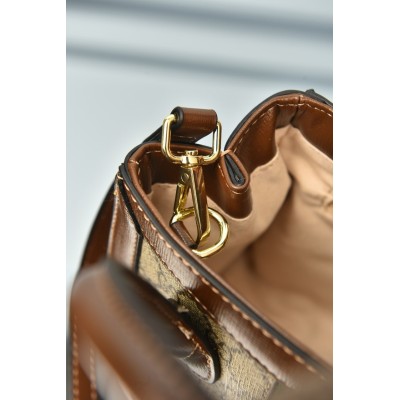 Gucci Small Tote With Piston Closure