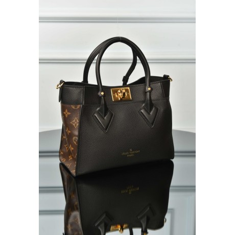 Louis Vuitton On My Side PM
