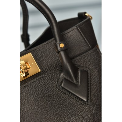 Louis Vuitton On My Side PM