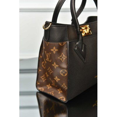 Louis Vuitton On My Side PM
