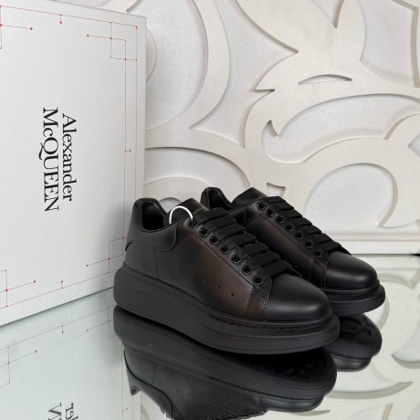 Alexander McQueen Sneaker