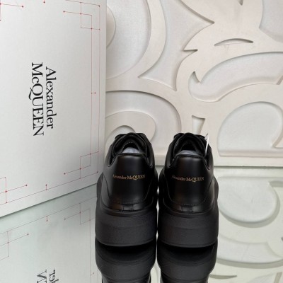 Alexander McQueen Sneaker