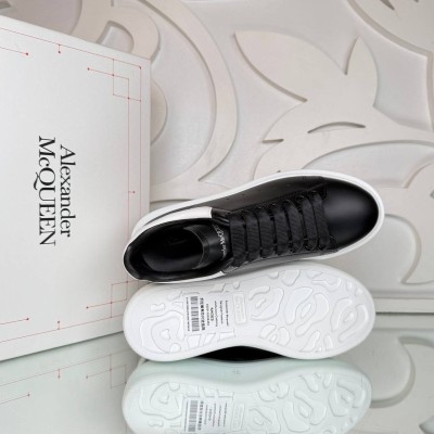 Alexander McQueen Sneaker