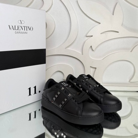 Valentino Garavani Rhinestone Low Top Sneakers