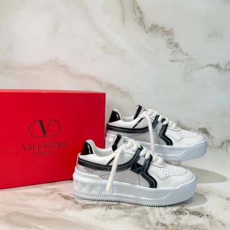 Valentino Garavani Rockstud Sneakers