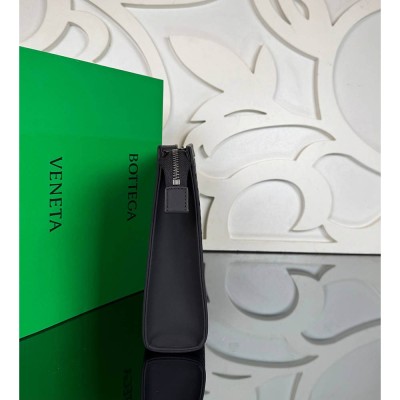 Bottega Veneta Intrecciato Standing Pouch