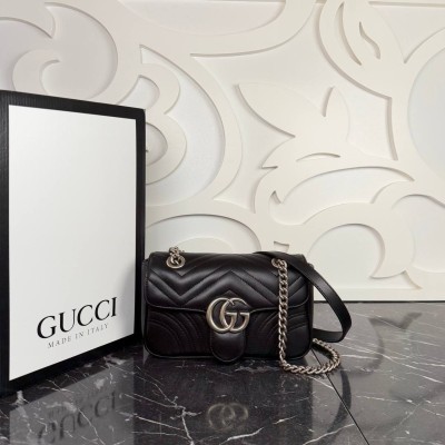 Gucci GG Marmont Small Shoulder Bag