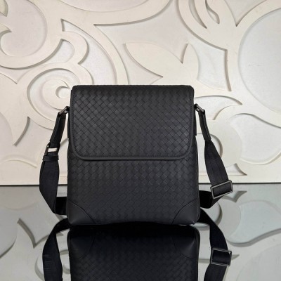 Bottega Veneta Intrecciato Messenger Bag