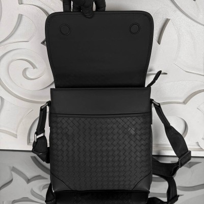 Bottega Veneta Intrecciato Messenger Bag