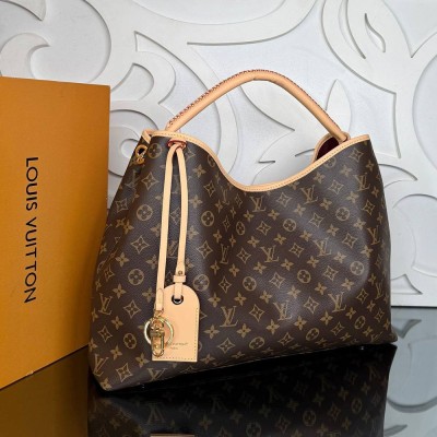Louis Vuitton Again