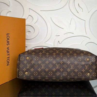 Louis Vuitton Again