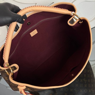 Louis Vuitton Again