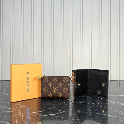 Louis Vuitton Lisa Wallet