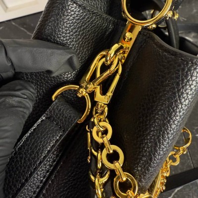 Louis Vuitton Capucines BB