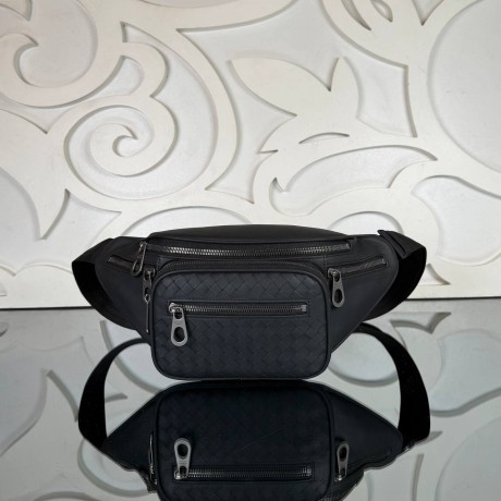 Bottega Veneta Intrecciato Belt Bag