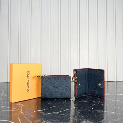 Louis Vuitton Lisa Wallet