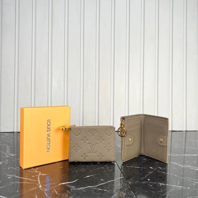 Louis Vuitton Lisa Wallet