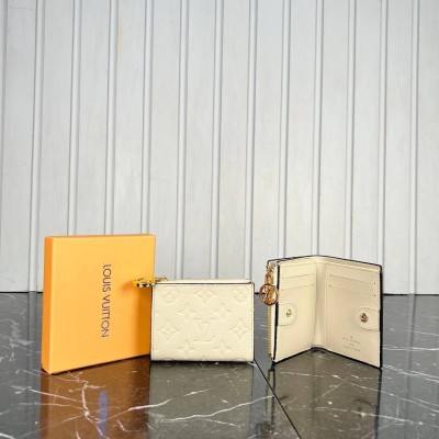 Louis Vuitton Lisa Wallet