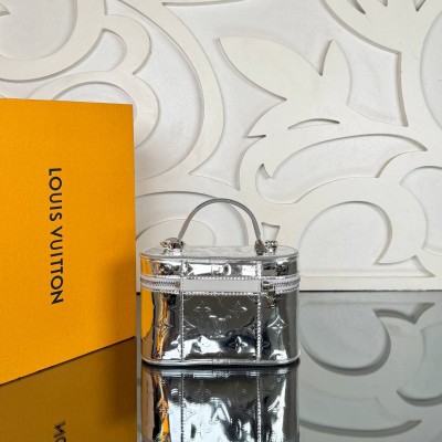 Louis Vuitton Vanity Chain Pouch