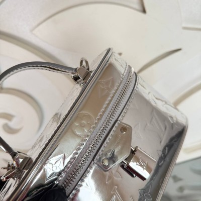 Louis Vuitton Vanity Chain Pouch