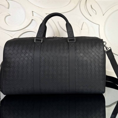 Bottega Veneta Intrecciato Duffle Medium Bag
