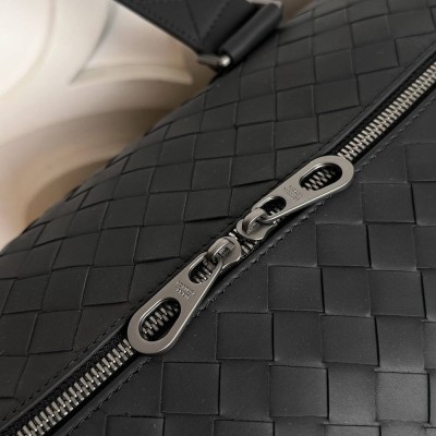 Bottega Veneta Intrecciato Duffle Medium Bag