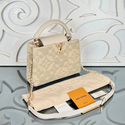 Louis Vuitton Capucines BB