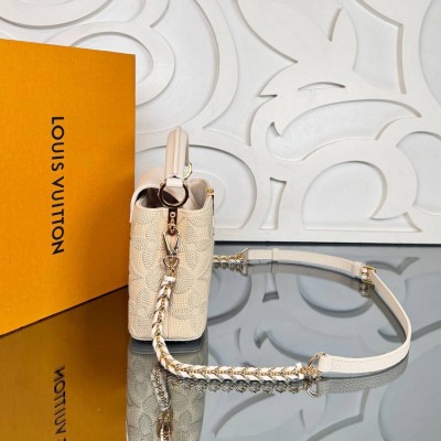 Louis Vuitton Capucines Mini