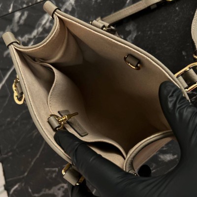 Louis Vuitton OnTheGo BB