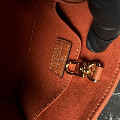 Louis Vuitton OnTheGo BB