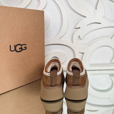UGG Taz Slippers