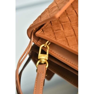 Bottega Veneta Andiamo Clutch