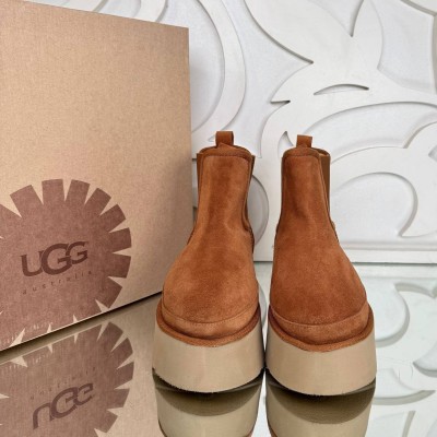 UGG Chelsea Bot