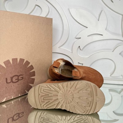 UGG Chelsea Bot