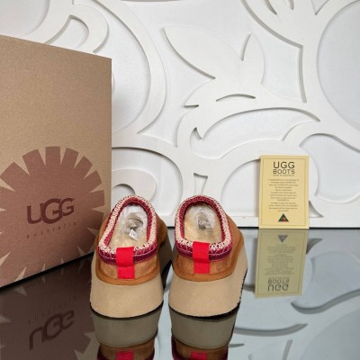 UGG Taz Slippers