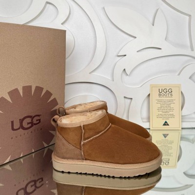 UGG Kısa Bot