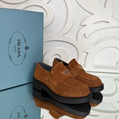 Prada Süet Loafer