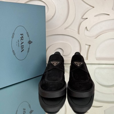Prada Süet Loafer