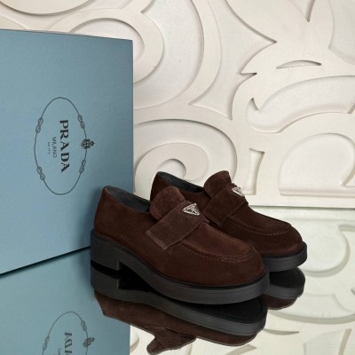 Prada Süet Loafer