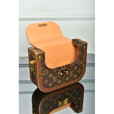Louis Vuitton Montsouris Trunk