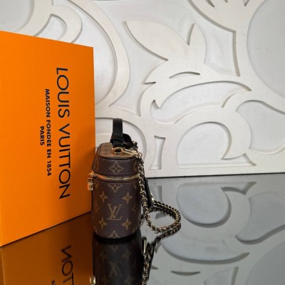Louis Vuitton Vanity Chain Pouch