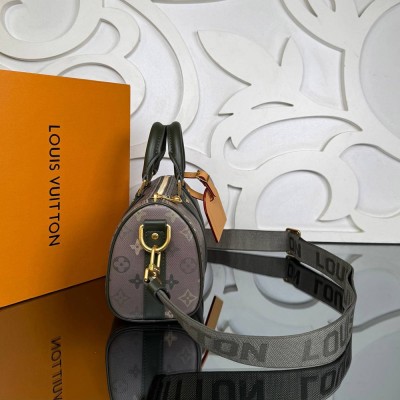 Louis Vuitton Keepall Bandouliere 25