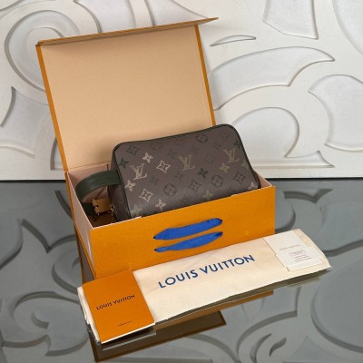 Louis Vuitton Dopp Kit