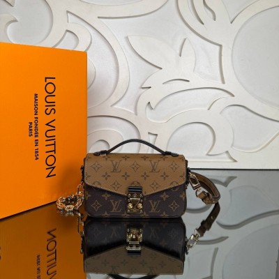 Louis Vuitton Pochette Metis East West