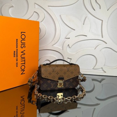 Louis Vuitton Pochette Metis East West